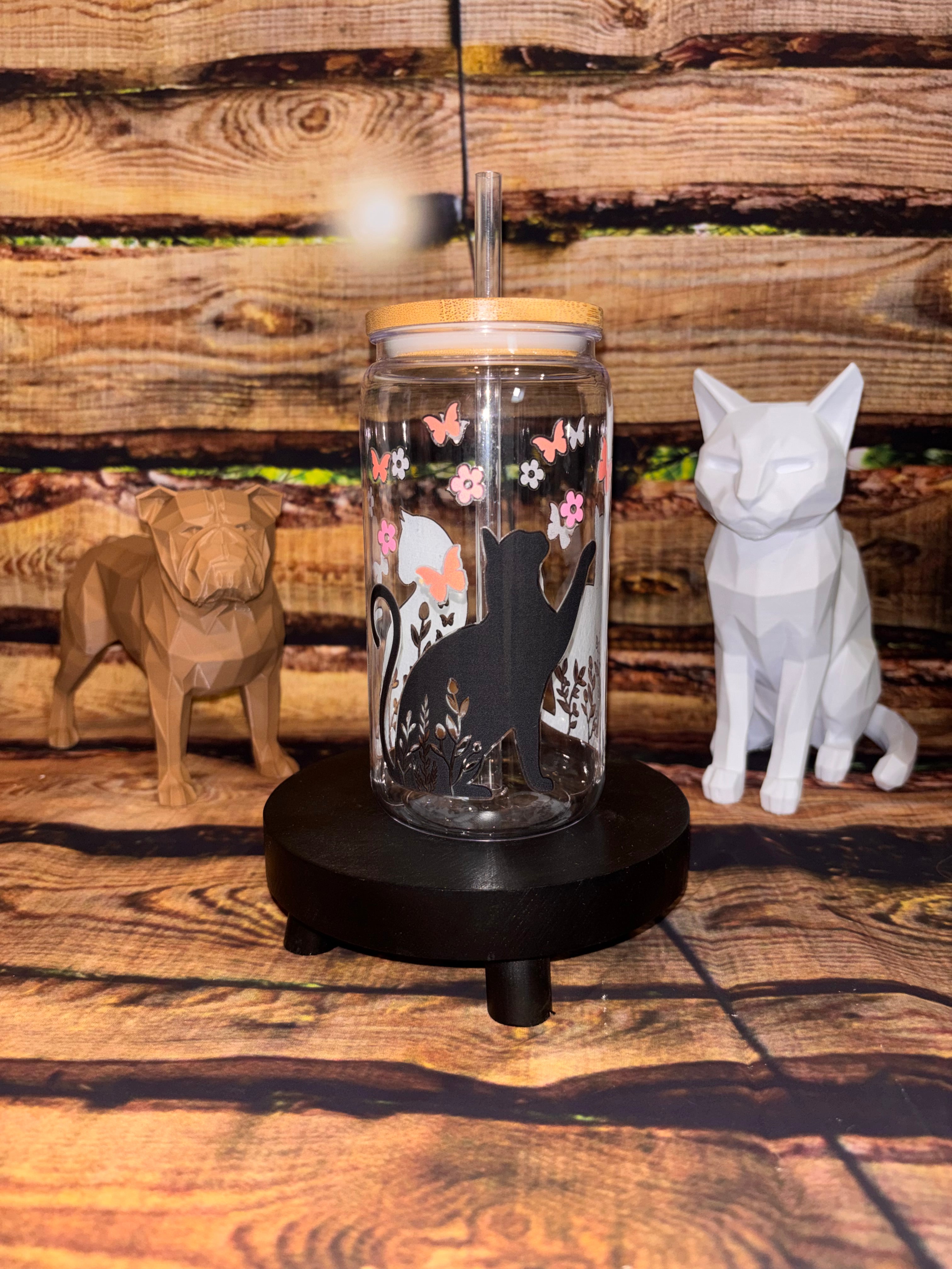 Gobelet en plastique avec paille